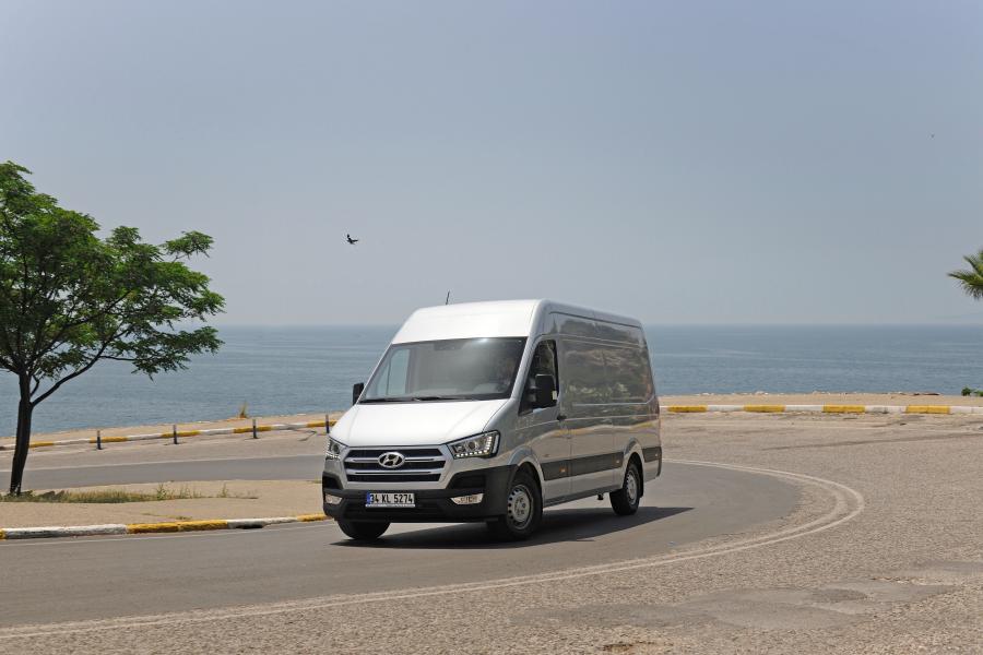  Hyundai H350 Van 2015 года  (фото 10 из 23)